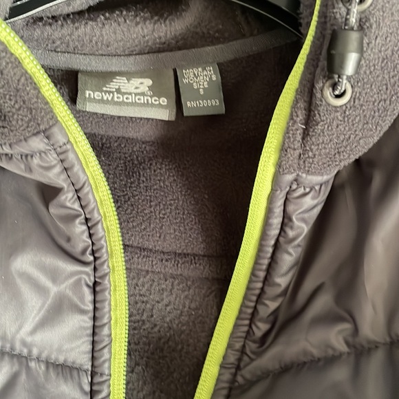 New  Balance Jacket EUC - Picture 2 of 3